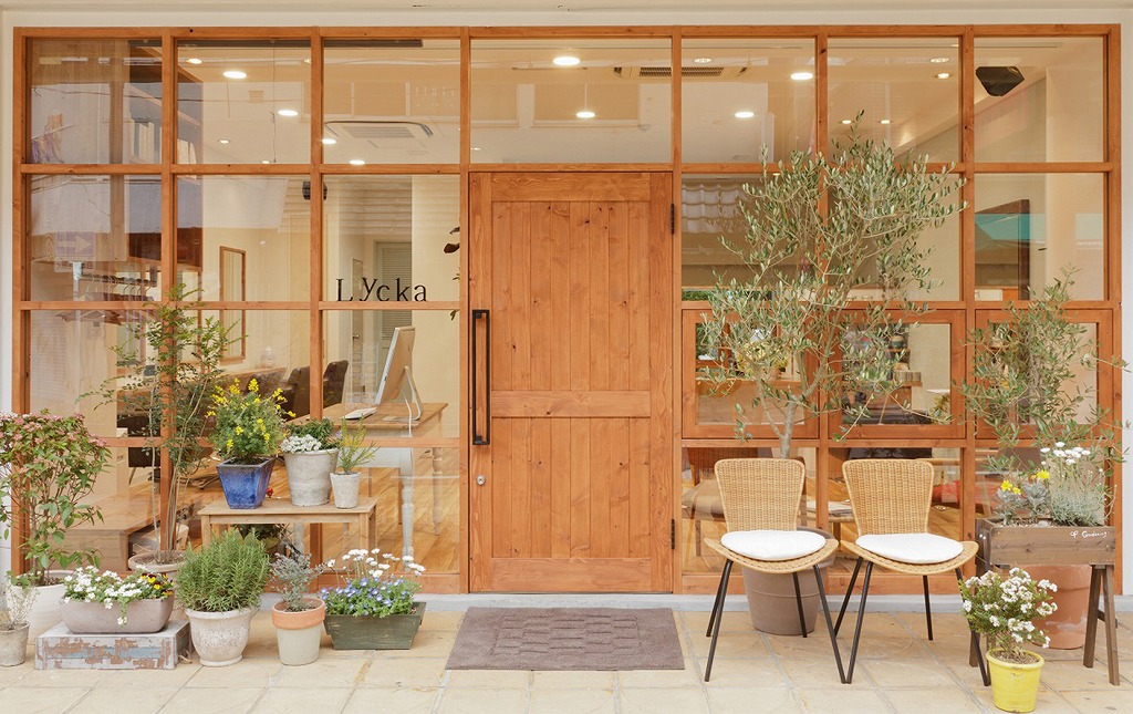 たまプラーザの美容室 Lycka リッカ Lycka Mjuk リッカミューク Lycka Lenne リッカレンネ たまプラーザ駅から徒歩3分にある新しい美容院 ヘアサロン です